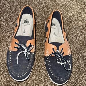 Clarks Cloudsteppers Navy and Tan Slip-On Loafers